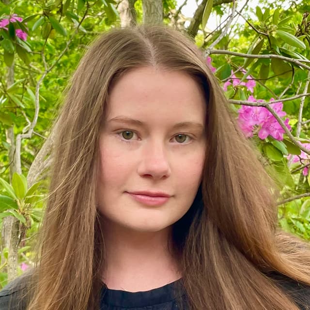 headshot of Johanna Costigan 